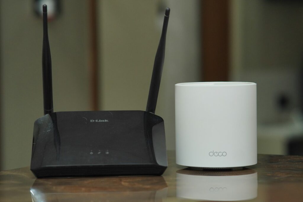Comparación de router Wi-Fi convencional y sistema de red mesh